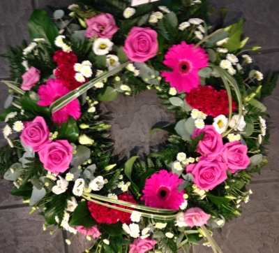 Wreath vibrant pink