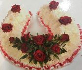 Massed horse shoe wreath